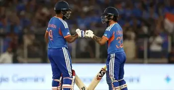 টপ অর্ডারের তাণ্ডবে ফাইনালে ভারতের রেকর্ড সংগ্রহ