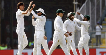 ব্যাটিং উইকেটে ইয়ানসেনের তোপ, ২০১ রানে অলআউট ভারত