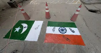 মোদীর স্ট্যাটাসের প্রতিবাদে এবার জবিতে ভারতের পতাকা অঙ্কন