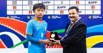 পাকিস্তানকে হারিয়ে বাংলাদেশকে নিয়ে সেমিতে ভারত