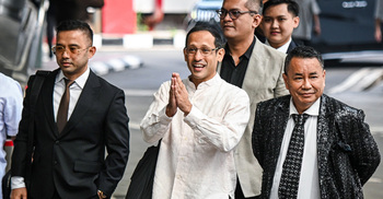 বিক্ষোভে উত্তাল ইন্দোনেশিয়ায় দুর্নীতির অভিযোগে সাবেক মন্ত্রী আটক