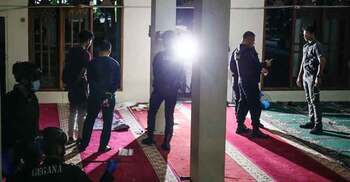 ইন্দোনেশিয়ায় মসজিদে ভয়াবহ বিস্ফোরণে জড়িত ১৭ বছর বয়সী এক ছাত্র