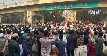 হাদি হত্যার দ্রুত বিচারের দাবিতে ঢাবিতে ইনকিলাব মঞ্চের বিক্ষোভ