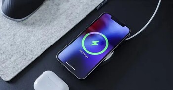 আইফোন সারারাত চার্জ দিলেও সমস্যা নাই