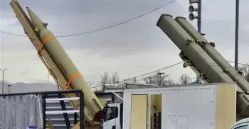 ইসলামি বিপ্লবের বার্ষিকীতে একাধিক ক্ষেপণাস্ত্র প্রদর্শন করলো ইরান