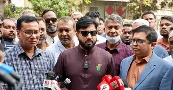 পুরান ঢাকায় সড়ক-ফুটপাত মানুষের চলাচলে উন্মুক্ত করা হবে