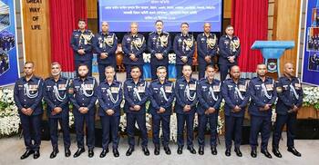 মহান বিজয় দিবসে বিমানবাহিনীতে অনারারি কমিশন প্রদান