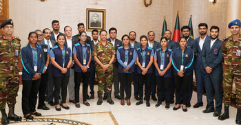 এশিয়ান গেমসে পদকজয়ী ক্রিকেট দলকে সেনাপ্রধানের সম্মাননা