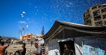 লেবাননের আকাশ থেকে প্রোপাগান্ডা লিফলেট ফেলছে ইসরায়েল