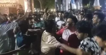 ইবিতে বাসে কথা-কাটাকাটি থেকে তুমুল সংঘর্ষ, প্রক্টরসহ আহত ৬