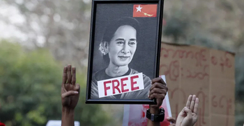 ক্ষমা পেলেও মুক্তি মিলছে না সু চির, এখনো কাঁধে ২৭ বছরের দণ্ড