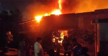 মুন্সিগঞ্জে প্লাস্টিক কারখানায় আগুন, দগ্ধ ৪