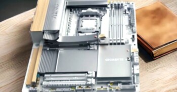 সিলিকনের বাইরে ভাবনা, কাঠের ডিজাইনে তৈরি মাদারবোর্ড