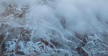 সৌদি আরবে বিরল তুষারপাত, বরফে ঢেকে গেছে তাবুক পাহাড়