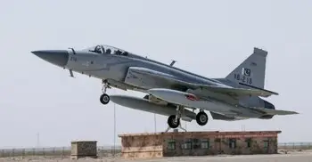 বাংলাদেশ কেন পাকিস্তানের জেএফ–১৭ কিনতে আগ্রহী, কী আছে এই যুদ্ধবিমানে?