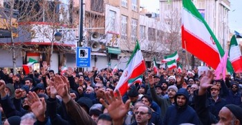 ইরানে নিস্তেজ হয়ে পড়ছে বিক্ষোভ, সরকারের পক্ষে বিশাল সমাবেশ