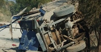 পাকিস্তানে পুলিশের গাড়িতে হামলা, নিহত ৬