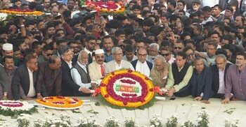 জিয়াউর রহমানের ৯০তম জন্মদিনে সমাধিতে বিএনপির শ্রদ্ধা