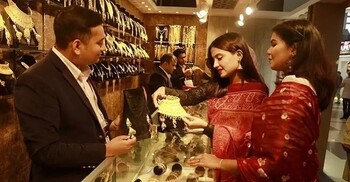 সোনার দাম এক লাফে বাড়লো ৫২৪৯ টাকা, ভাঙলো অতীতের সব রেকর্ড