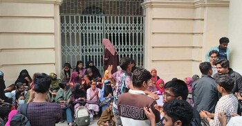 জবিতে বিশেষ বৃত্তির দাবিতে ২০তম ব্যাচের বিক্ষোভ