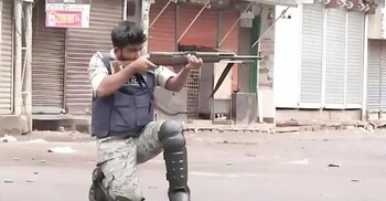 মাকে লেখা আনাসের চিঠি: ‘স্বার্থপরের মতো ঘরে বসে থাকতে পারলাম না’