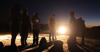 যুক্তরাষ্ট্রে প্রতি ২০ মিনিটে ধরা একজন ভারতীয়