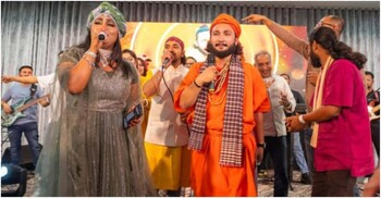 একঝাঁক শিল্পীর সঙ্গে লন্ডনে বাউল উৎসব মাতালেন শারমিন দিপু