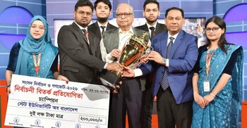 ক্ষমতার মোহে শেখ হাসিনা রাজনৈতিক দুর্বৃত্তে পরিণত হয়েছিল