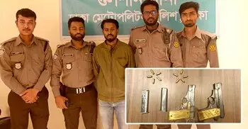 ঢাকায় পুলিশের চেকপোস্টে দুটি বিদেশি পিস্তলসহ যুবক আটক