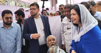 কড়াইলে ফ্রি হার্ট ক্যাম্পে ওষুধ বিতরণ করলেন জুবাইদা রহমান