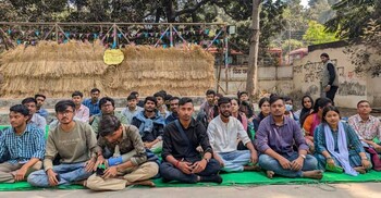 জবিতে কেন্দ্রীয় মন্দির স্থাপনের দাবিতে অবস্থান কর্মসূচি