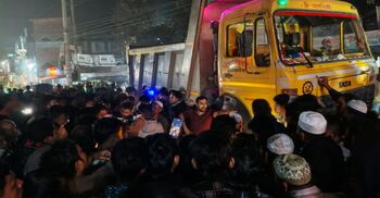 ময়মনসিংহে ট্রাকচাপায় প্রাণ গেলো দুজনের