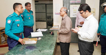 Jahangir inspects 4 police stations; SI, constable suspended