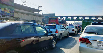 ছুটির দিনে ঢাকা-চট্টগ্রাম মহাসড়কে তীব্র যানজট