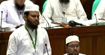 ৮ পাম্প ঘুরেও গাড়ির তেল পাননি এমপি, সংসদে এলেন লোকাল বাসে