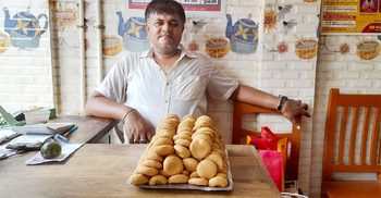 জিআই স্বীকৃতি চায় সরিষাবাড়ীর প্যাঁরা সন্দেশ