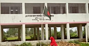 যমুনার চরে সূর্য উঠলেও ফোটে না শিক্ষার আলো