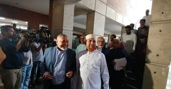 হঠাৎ ফায়ার অ্যালার্ম, তাড়াহুড়ো করে বের হন নেতারা, পরে আবার বৈঠকে