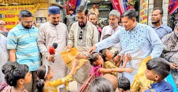 ঈদের নতুন পোশাক পেলো পথশিশু ও ছিন্নমূলরা