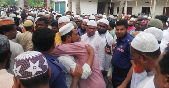 প্যারোলে মুক্তি পেয়ে ছেলের জানাজায় বাবা