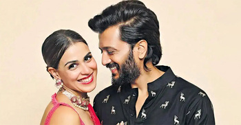 ২৪ বছরের প্রেম,তবুও মুগ্ধতা কাটেনি রিতেশ-জেনেলিয়ার