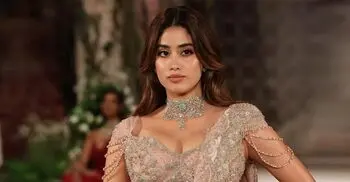 কেন মদ্যপান ছাড়লেন জাহ্নবী, জানালেন অভিনেত্রী