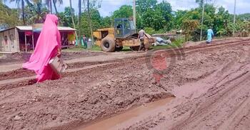 খানাখন্দে ভরা মহাসড়ক যেন মাটি-কাদার ভাগাড়