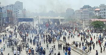 গণঅভ্যুত্থান স্মৃতিতে অগ্নিগর্ভ যাত্রাবাড়ী