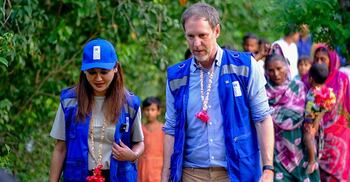 দাকোপে জলবায়ু বাস্তবতা ঘুরে দেখলেন জয়া আহসান