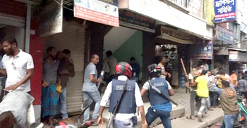 যশোরে বিএনপির সমাবেশে লাঠিচার্জ