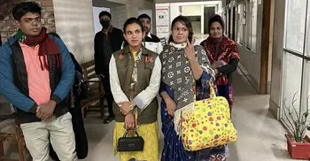 যশোরে আলোচিত মহিলা লীগ কর্মী মহুয়া আটক