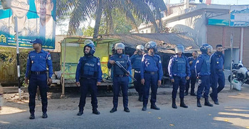 ঝালকাঠিতে মহাসড়কে টায়ারে আগুন, নিরাপত্তা জোরদার
