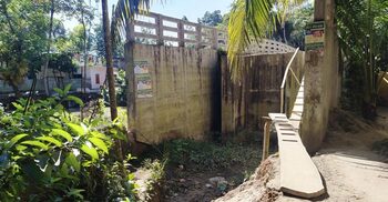 মই বেয়ে উঠতে হয় আড়াই কোটি টাকার সেতুতে