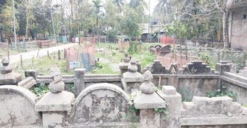 কবরস্থানের মাটি বরাদ্দে ঘুষ নেওয়ার অভিযোগ পিআইওর বিরুদ্ধে